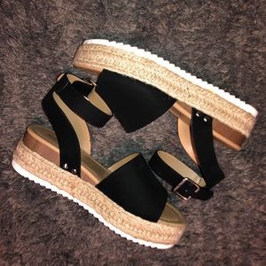 Black Soda Flatforms! Super in style!!